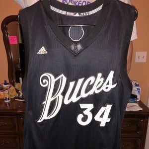 giannis christmas jersey